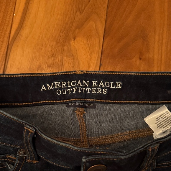 American Eagle Outfitters Women's Deep Indigo Jean Shorts - Picture 2 of 3